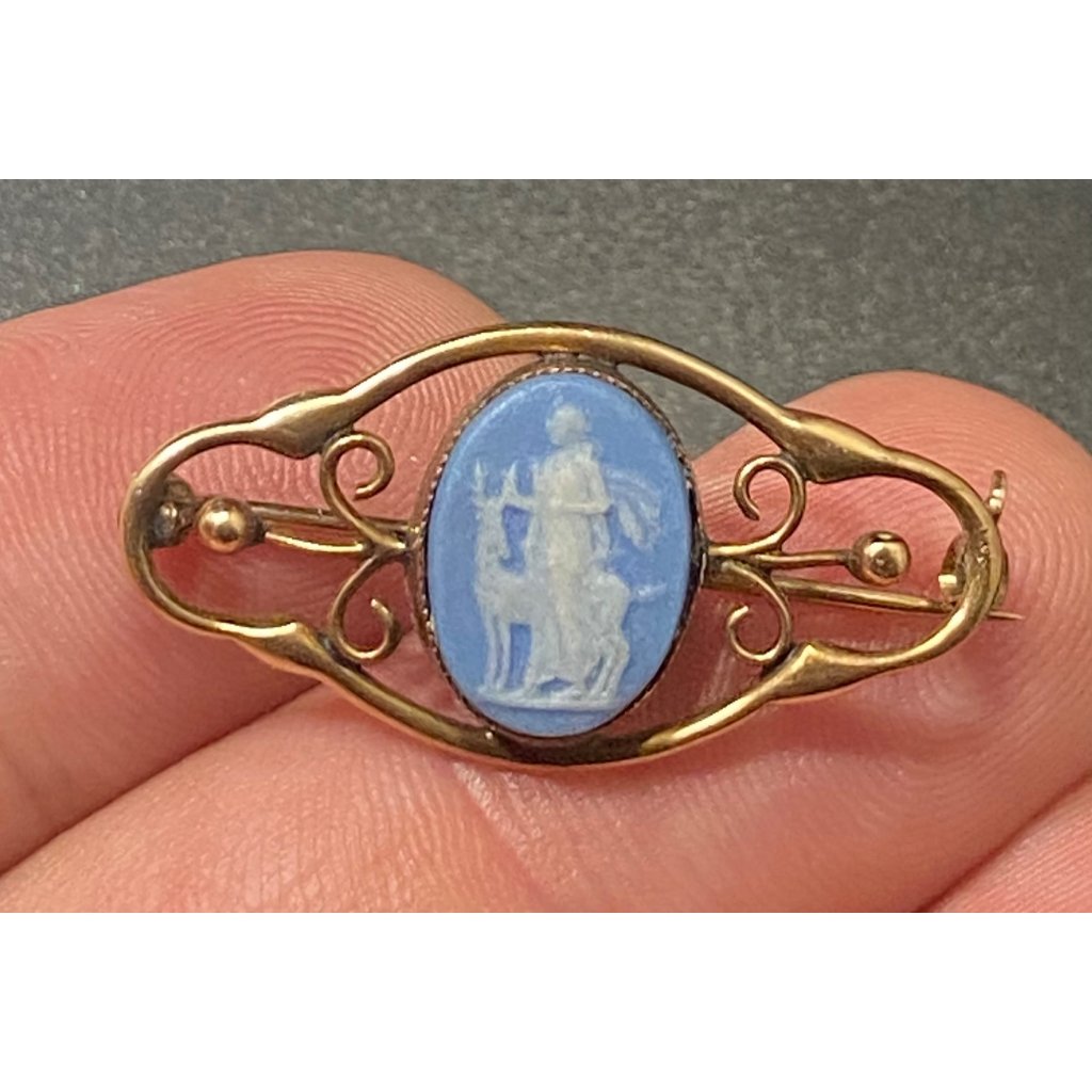 Antique Wedgwood 10k Brooch Blue Jasper Woman With Buck Made In England Signed